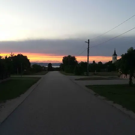 In Zamardi/balaton 20369